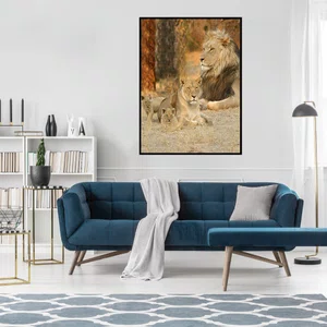 Quadro Família de Leão com 2 Filhotes na Savana Africada com Moldura e Vidro
