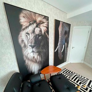Quadro Grande Leão em Tela Canvas com Moldura Prata - Força e Sabedoria na Sua Decor Quadro Grande Leão em Tela Canvas com Moldura Prata - Força e Sabedoria na Sua Decor
