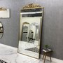Espelho Clássico com Moldura Dourada - Elegância e Exclusividade para seu Ambiente
