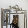 Espelho Clássico Decorativo com Moldura e Apliques Folheados em Prata