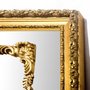 Espelho Clássico Grande com Moldura e Apliques Dourados