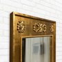 Espelho Decorativo Clássico com Moldura em Madeira Folheada em Dourado 90x150 cm