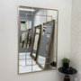 Espelho Decorativo Moderno Retangular com Moldura Gradeada Dourada