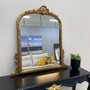 Espelho Decorativo Oval Base Reta com Moldura Clássica Dourada