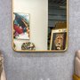 Espelho Decorativo Retangular com Cantos Arredondados e Moldura Dourada