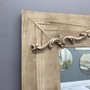 Espelho Decorativo Rústico Moldura na Cor Creme Estilo Provençal com Aplique
