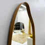 Espelho Orgânico com Borda Amadeirada Avermelhada: Elegância Vibrante para Decorar