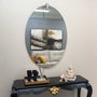 Espelho Oval com Borda Infinita e Frontão Folheado Prata: Decoração Exclusiva