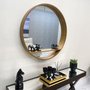 Espelho Redondo com Prateleira e Borda Amadeirada Cor Mel: Sofisticação para o seu Lar