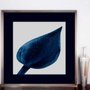 Quadro Decorativo com Moldura Prata Botão Flor de Tulipa Azul 85x85 cm