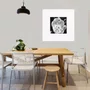 Quadro Decorativo Flor em Preto e Branco com Moldura Laqueada Branca 50x50cm