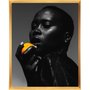 Quadro Deusa do Ébano: Mulher Africana em Gravura Fotográfica com Moldura Dourada